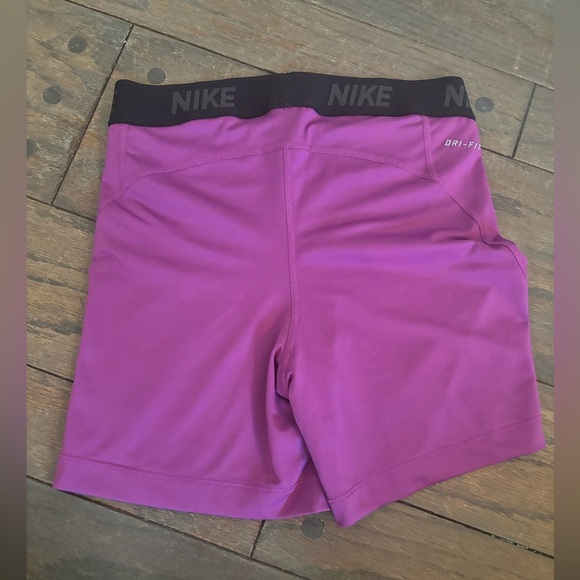 Nike Pro Compression Shorts Size Medium in Purple - Picture 4 of 4